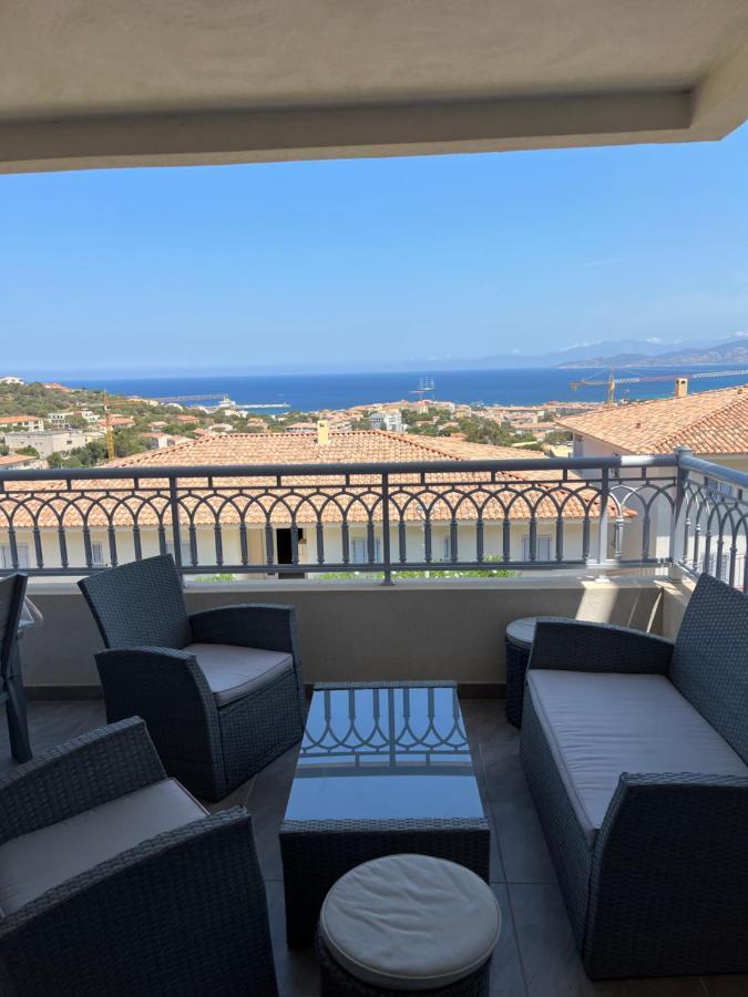 Appart Avec Terrasse Vue Sur Mer Exceptionnelle LʼÎle-Rousse Exterior foto